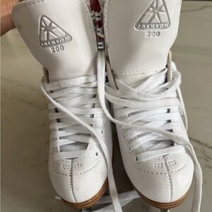 Jackson youth figure Skates size 1